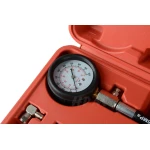 Kit medidor de presión de cilindros TU-15 mostrando adaptadores y manómetro