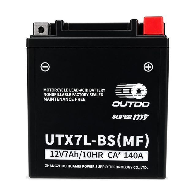 OUTDO UTX7L-BS, μπαταρία μοτοσυκλέτας YTX7L-BS, σε μετωπική όψη με τους δύο πόλους της